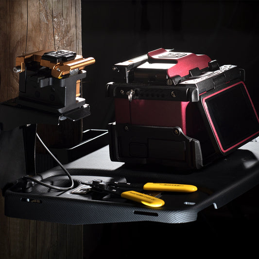 Fibernet: UN1CO mobile tragbare Werkbank: An einem Pfosten