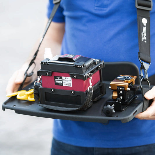 Fibernet: UN1CO mobile tragbare Werkbank: Am Mann