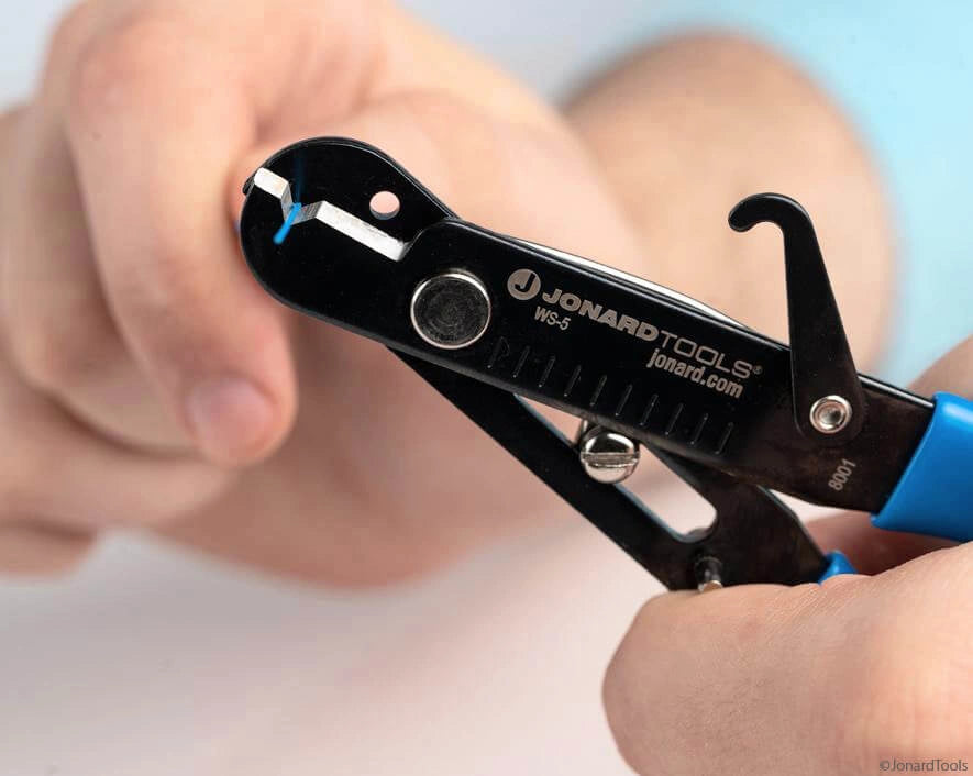 Jonard verstellbare Abisolierzange AWG 10–30 WS-5: Anwendung 01
