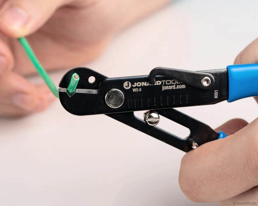 Jonard verstellbare Abisolierzange AWG 10–30 WS-5: Anwendung 05