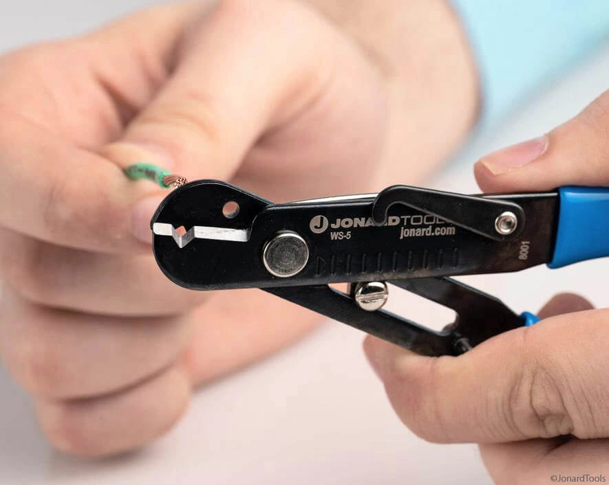 Jonard verstellbare Abisolierzange AWG 10–30 WS-5: Anwendung 06