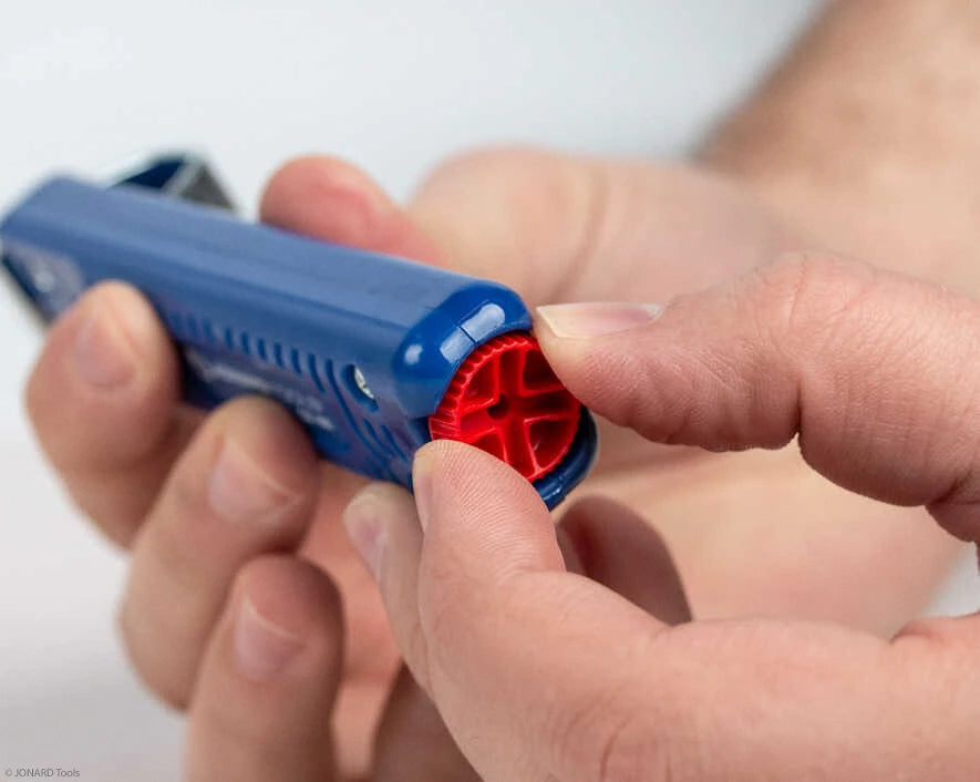 Jonard CST-900 Abisolierwerkzeug: Anwendung 05