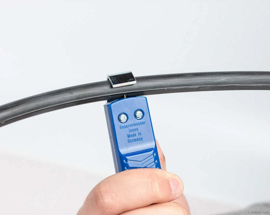 Jonard CST-900 Abisolierwerkzeug: Anwendung 06