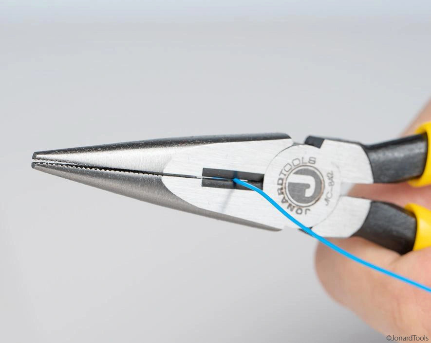 Jonard Spitzzange mit Seitenschneider JIC-842: Anwendung 01