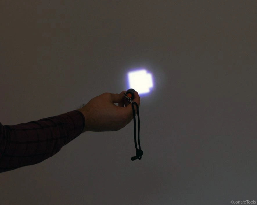 Jonard Taschenlampe FL-2000: Enger Lichtkegel